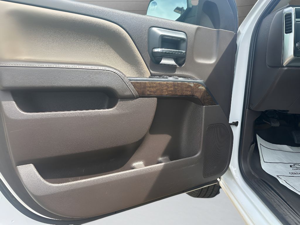 2018 Chevrolet Silverado 1500 - Summit White exterior view 19