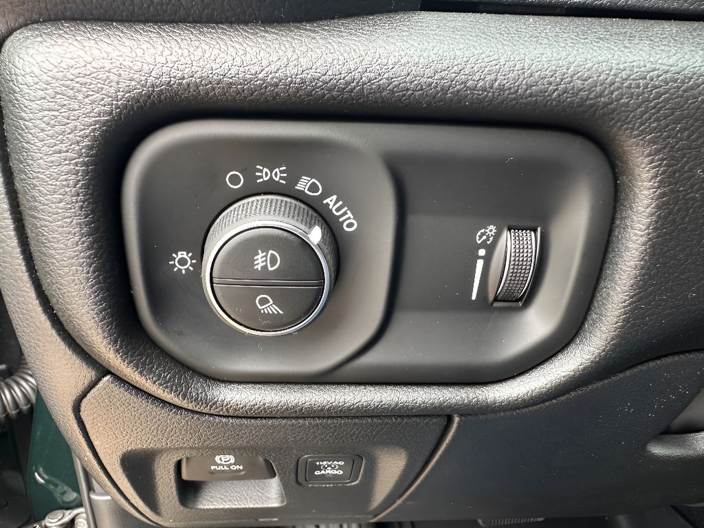 New 2026 Ram 1500 Warlock Hemi 4x4 Crew Cab