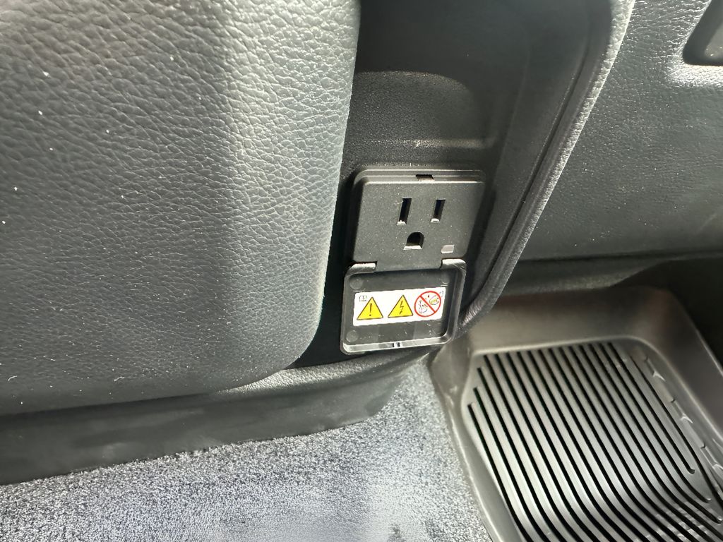 New 2026 Ram 1500 Warlock Hemi 4x4 Crew Cab