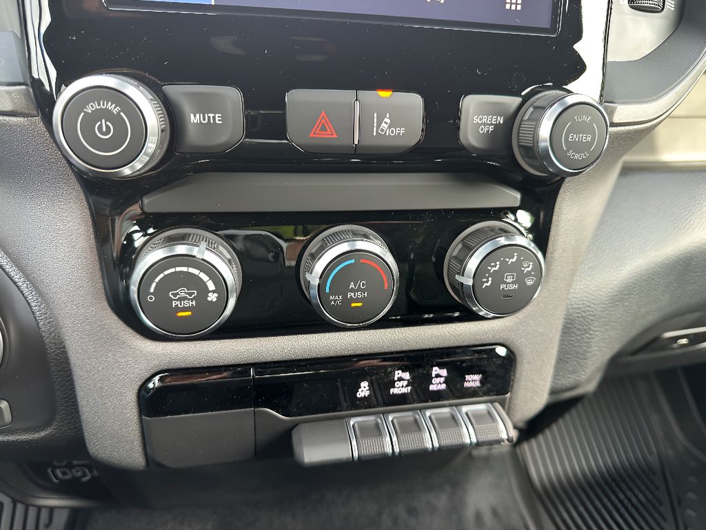 New 2026 Ram 1500 Warlock Hemi 4x4 Crew Cab