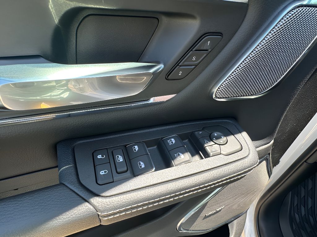 New 2026 Ram 1500 Laramie Level 2 Hemi 4x4 Crew Cab