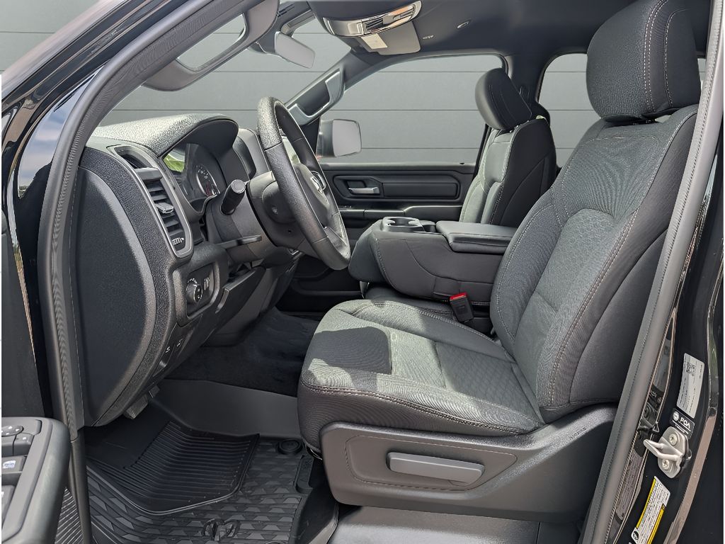 2026 Ram 1500 Warlock Hemi 4x4 Crew Cab - Diamond Black Crystal Pearlcoat exterior view 15