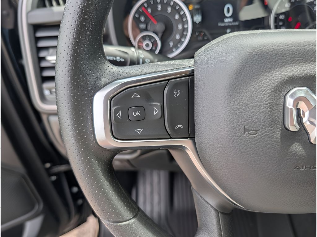 2026 Ram 1500 Warlock Hemi 4x4 Crew Cab - Diamond Black Crystal Pearlcoat exterior view 18