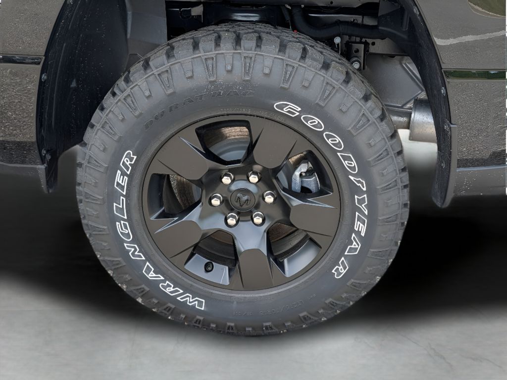 2026 Ram 1500 Warlock Hemi 4x4 Crew Cab - Diamond Black Crystal Pearlcoat exterior view 3