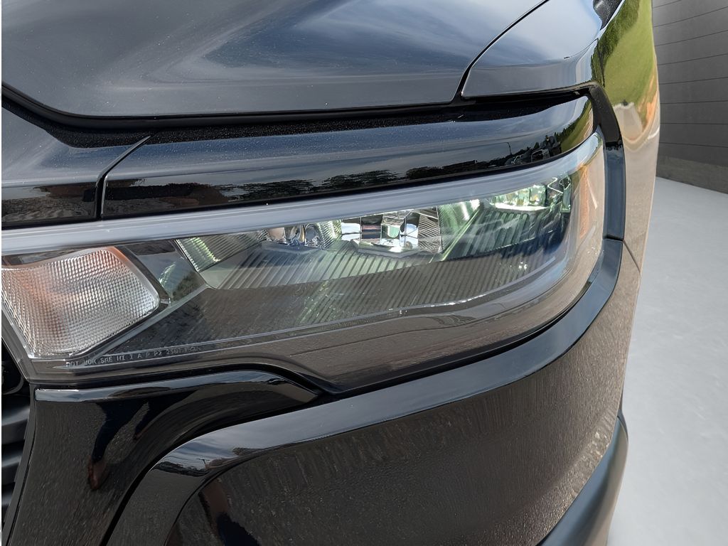 2026 Ram 1500 Warlock Hemi 4x4 Crew Cab - Diamond Black Crystal Pearlcoat exterior view 12