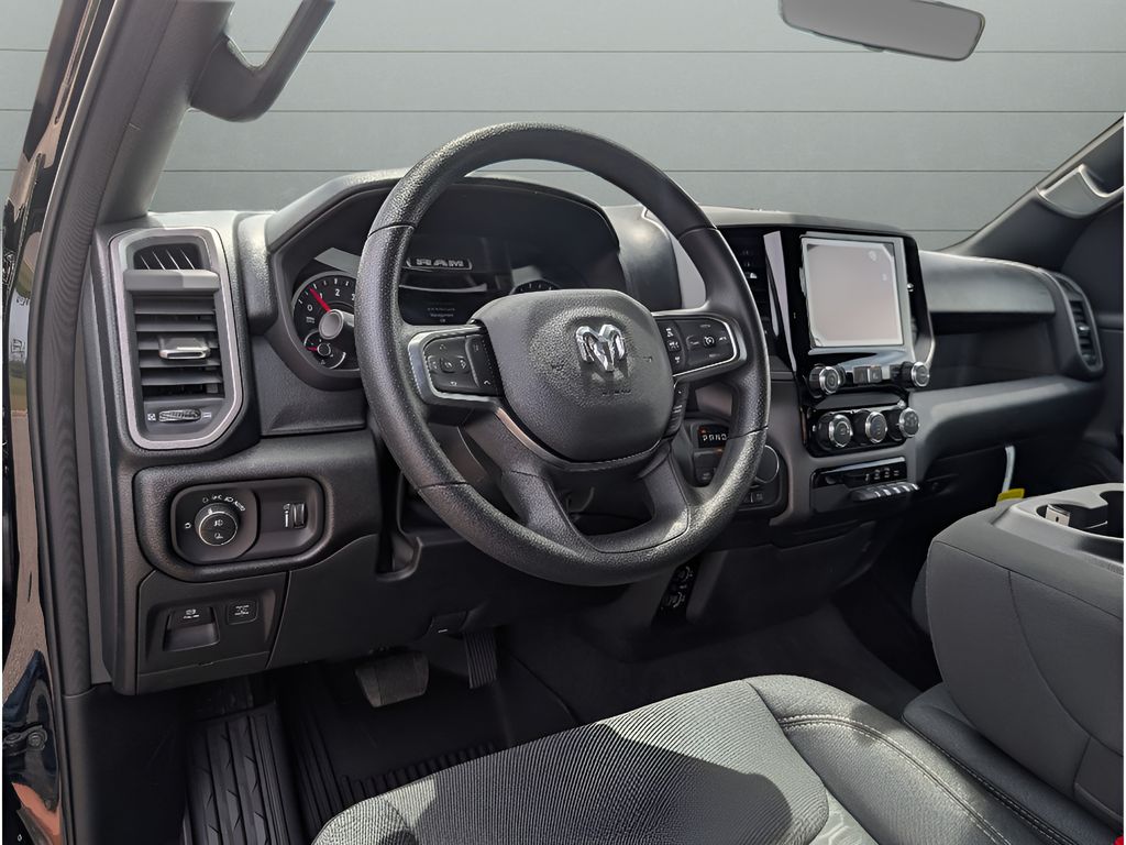 2026 Ram 1500 Warlock Hemi 4x4 Crew Cab - Diamond Black Crystal Pearlcoat exterior view 17