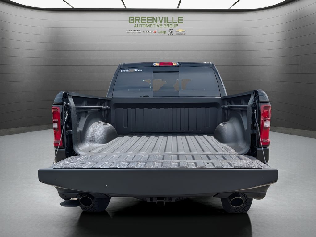 2026 Ram 1500 Warlock Hemi 4x4 Crew Cab - Diamond Black Crystal Pearlcoat exterior view 7