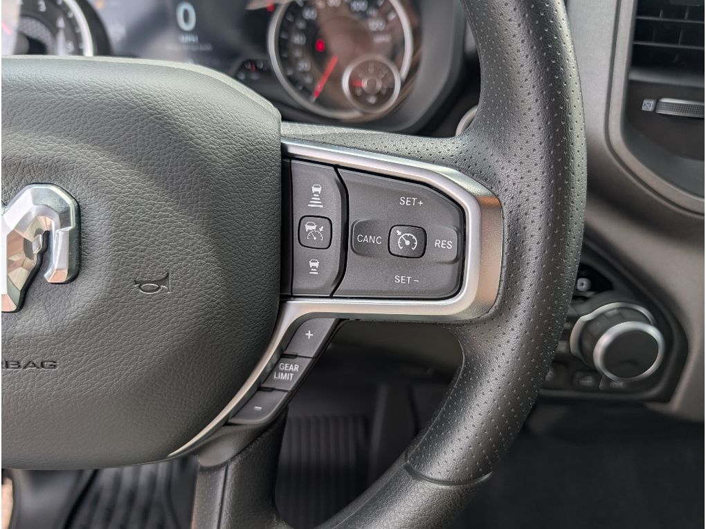 2026 Ram 1500 Warlock Hemi 4x4 Crew Cab - Diamond Black Crystal Pearlcoat exterior view 19