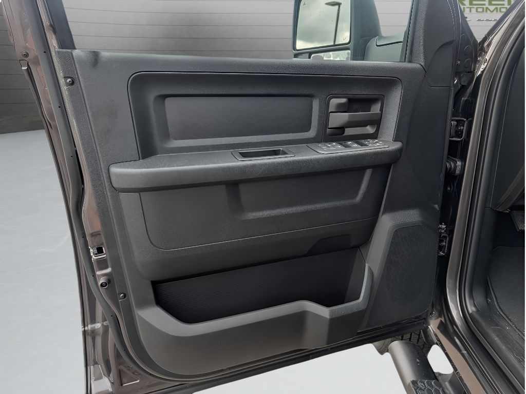 2026 Ram 3500 Tradesman Cummins HO Diesel 4x4 - Granite Crystal Metallic Clearcoat exterior view 16