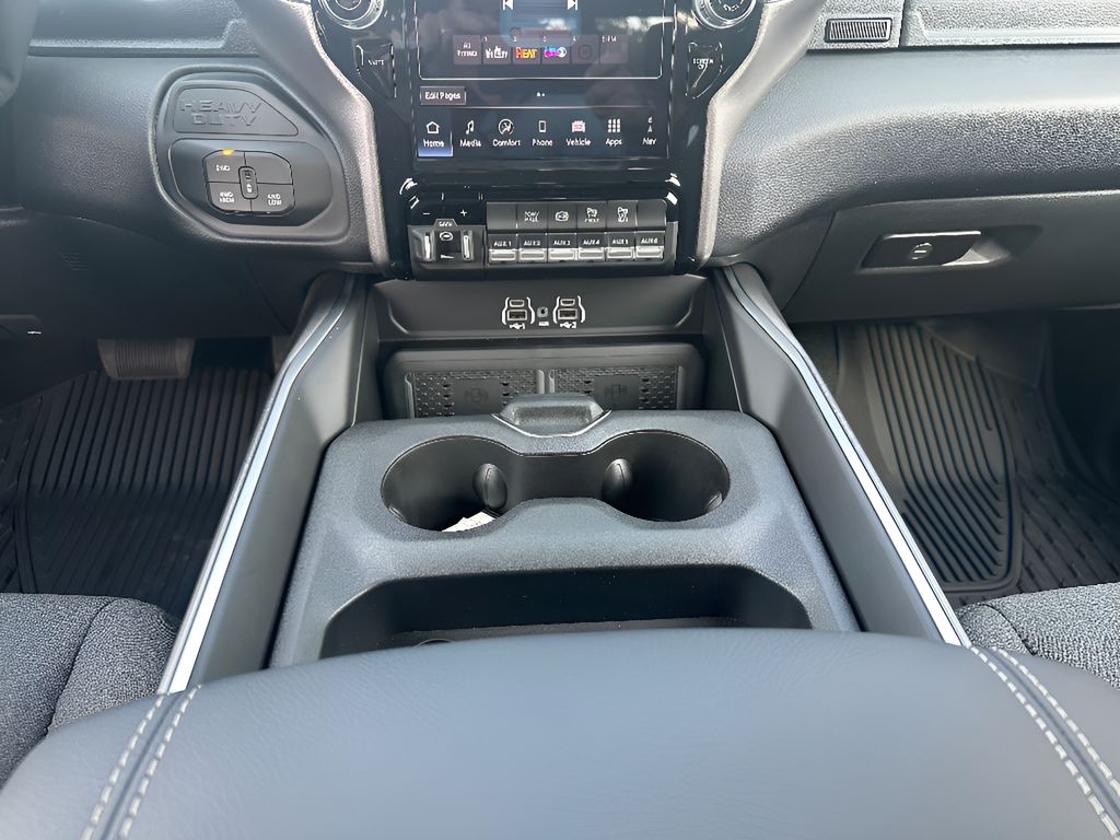 2026 Ram 3500 Big Horn Cummins HO Diesel 4x4 - Diamond Black Crystal Pearlcoat exterior view 17