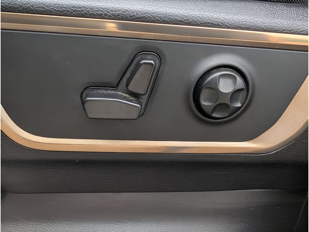 2023 Ram 1500 Longhorn - Diamond Black Crystal Pearlcoat exterior view 15