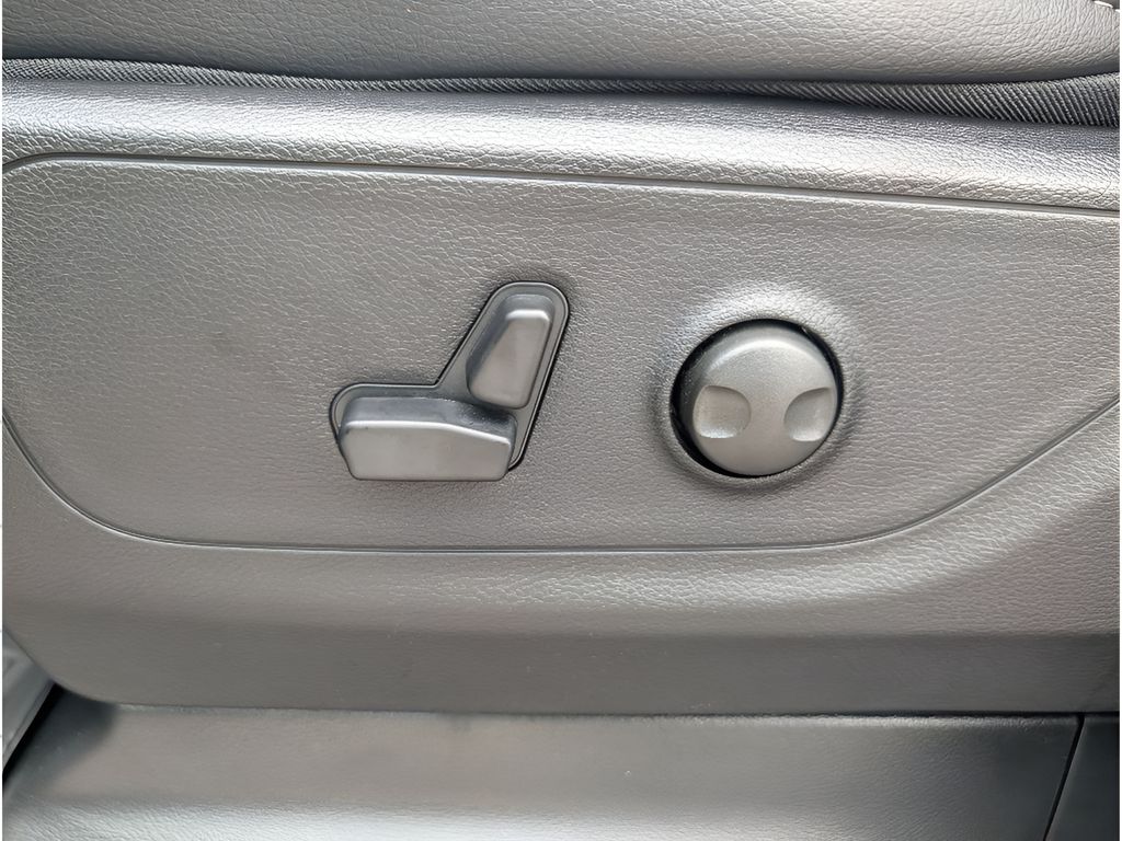 2026 Ram 1500 Rebel Level 2 Hemi 4x4 Crew Cab - Canyon Lake exterior view 16
