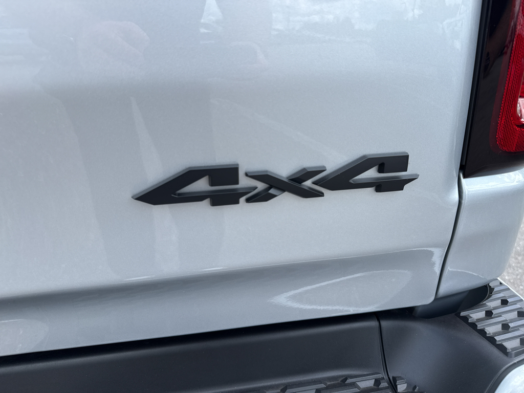 New 2026 Ram 1500 Big Horn Night Edition Hemi 4x4 Crew Cab