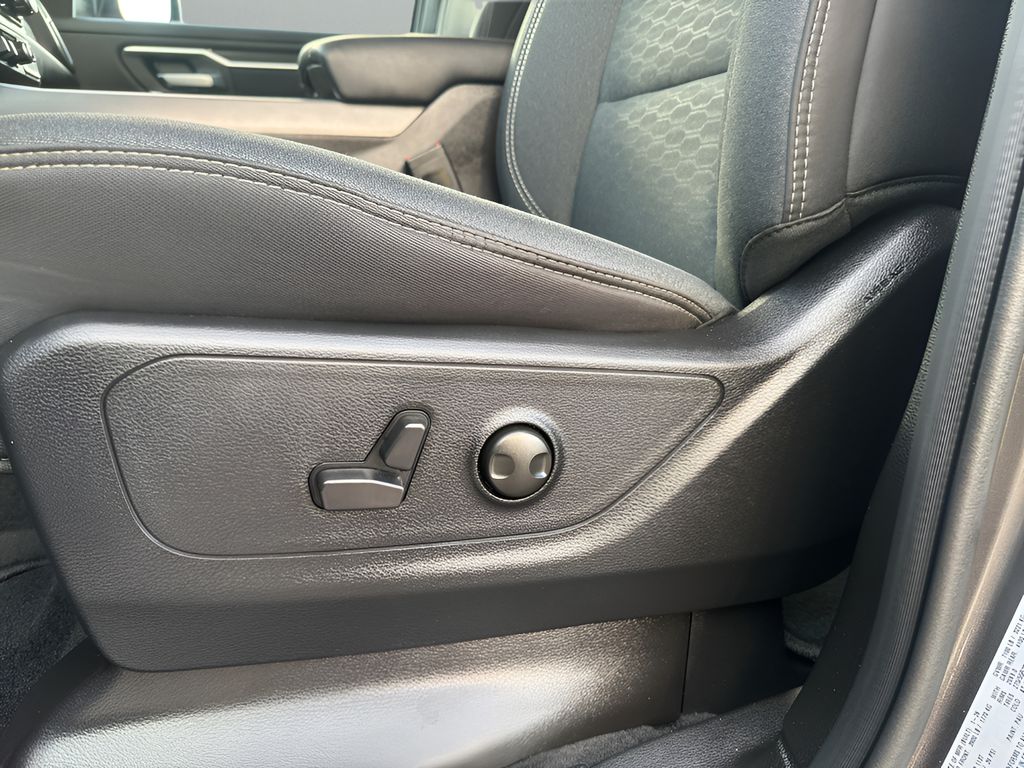 New 2026 Ram 1500 Big Horn Night Edition Hemi 4x4