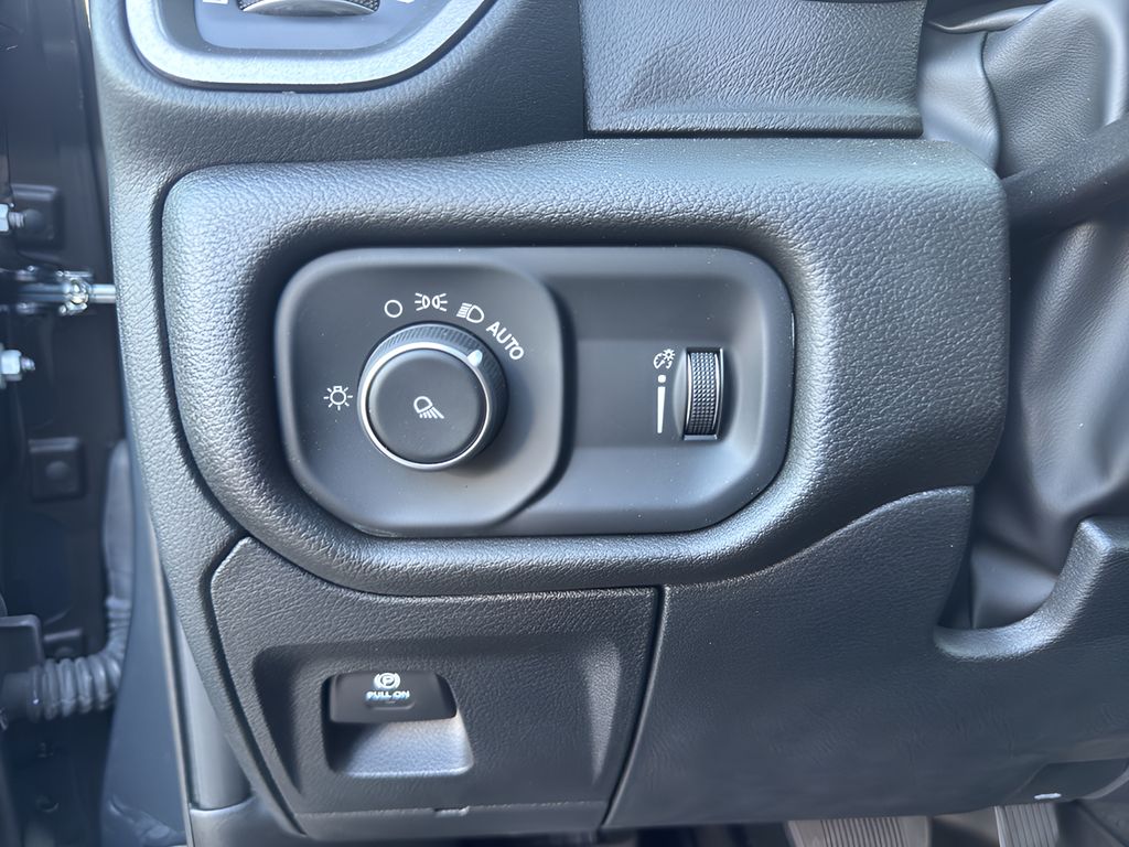 New 2026 Ram 1500 Tradesman 4x4 Crew Cab