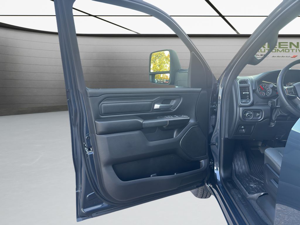 New 2026 Ram 1500 Tradesman 4x4 Crew Cab