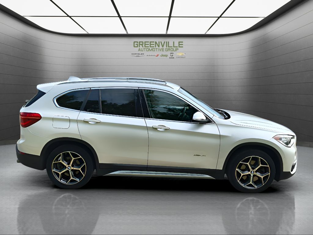 2017 BMW X1 xDrive28i - Mineral White Metallic exterior view 6
