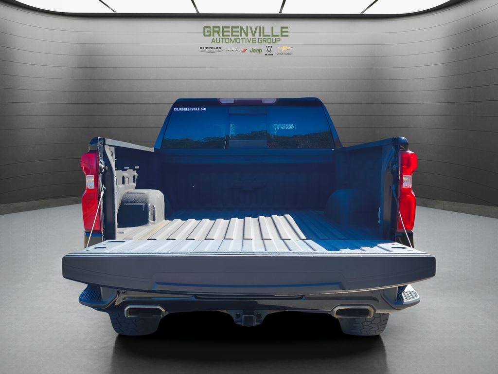 2020 Chevrolet Silverado 1500 - Black exterior view 7