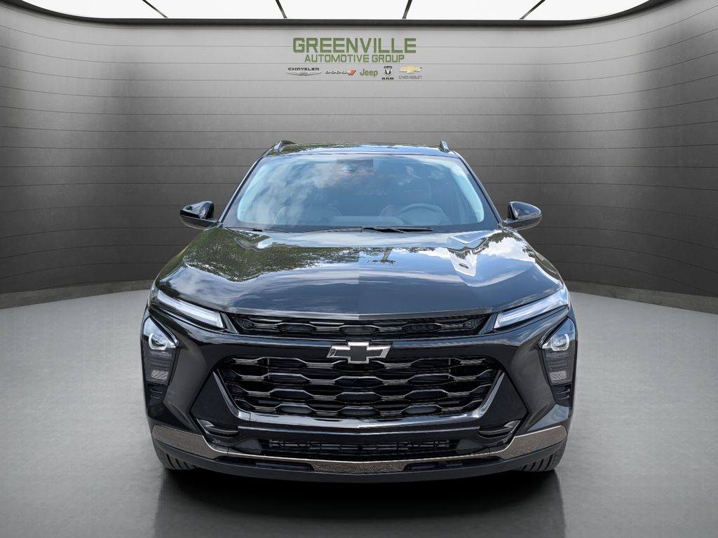 2026 Chevrolet Trax ACTIV - Mosaic Black Metallic exterior view 11
