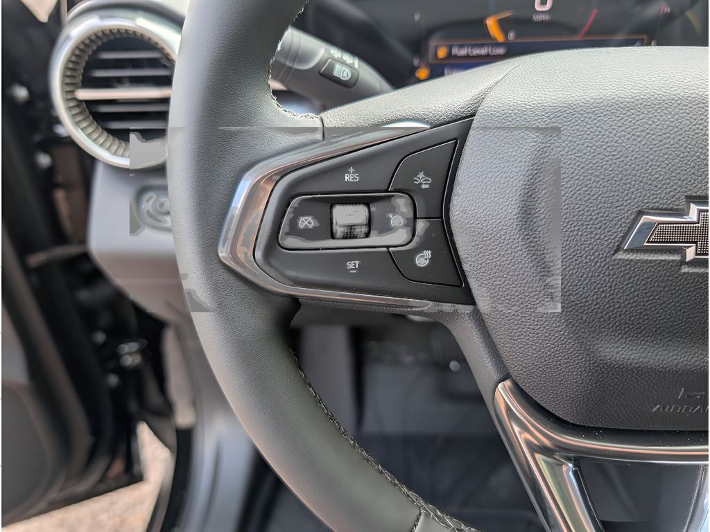 2026 Chevrolet Trax ACTIV - Mosaic Black Metallic exterior view 18