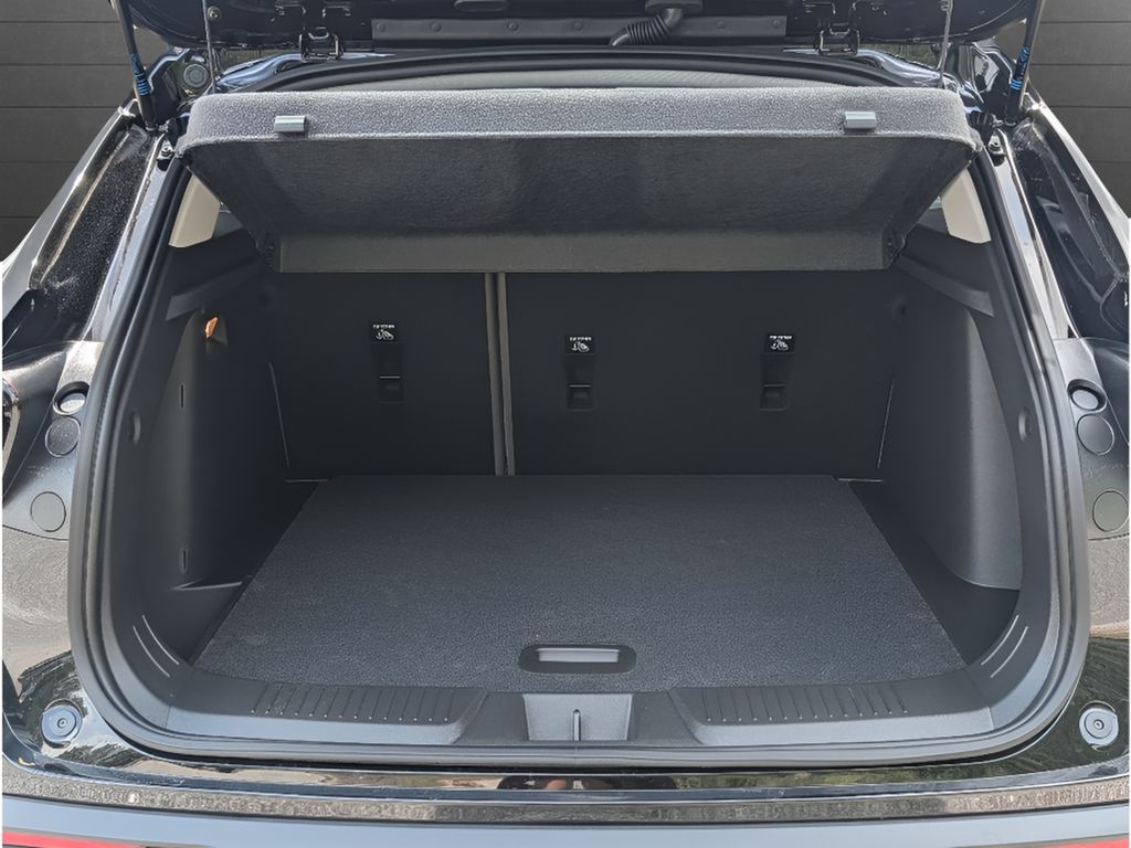 2026 Chevrolet Trax ACTIV - Mosaic Black Metallic exterior view 7