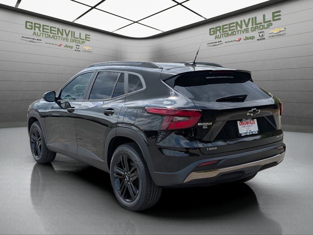 2026 Chevrolet Trax ACTIV - Mosaic Black Metallic exterior view 5