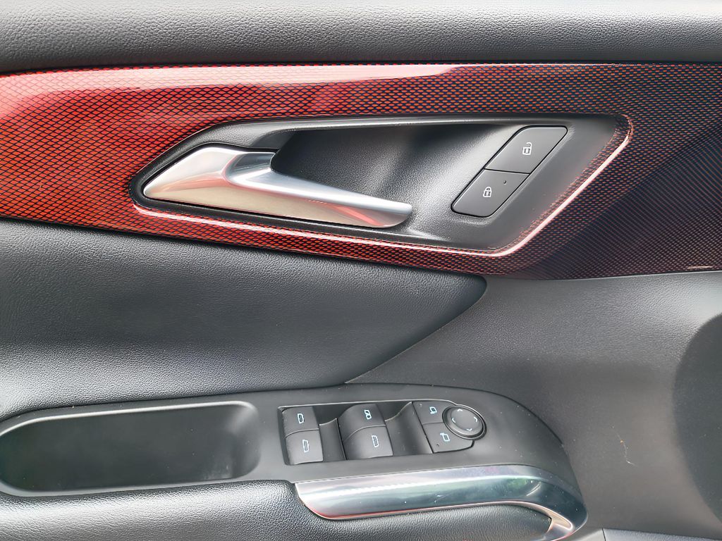 2024 Chevrolet Traverse AWD Z71 - Radiant Red Tintcoat exterior view 11