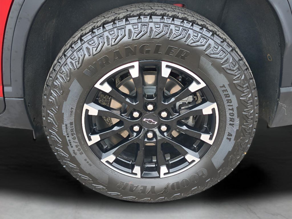 2024 Chevrolet Traverse AWD Z71 - Radiant Red Tintcoat exterior view 3