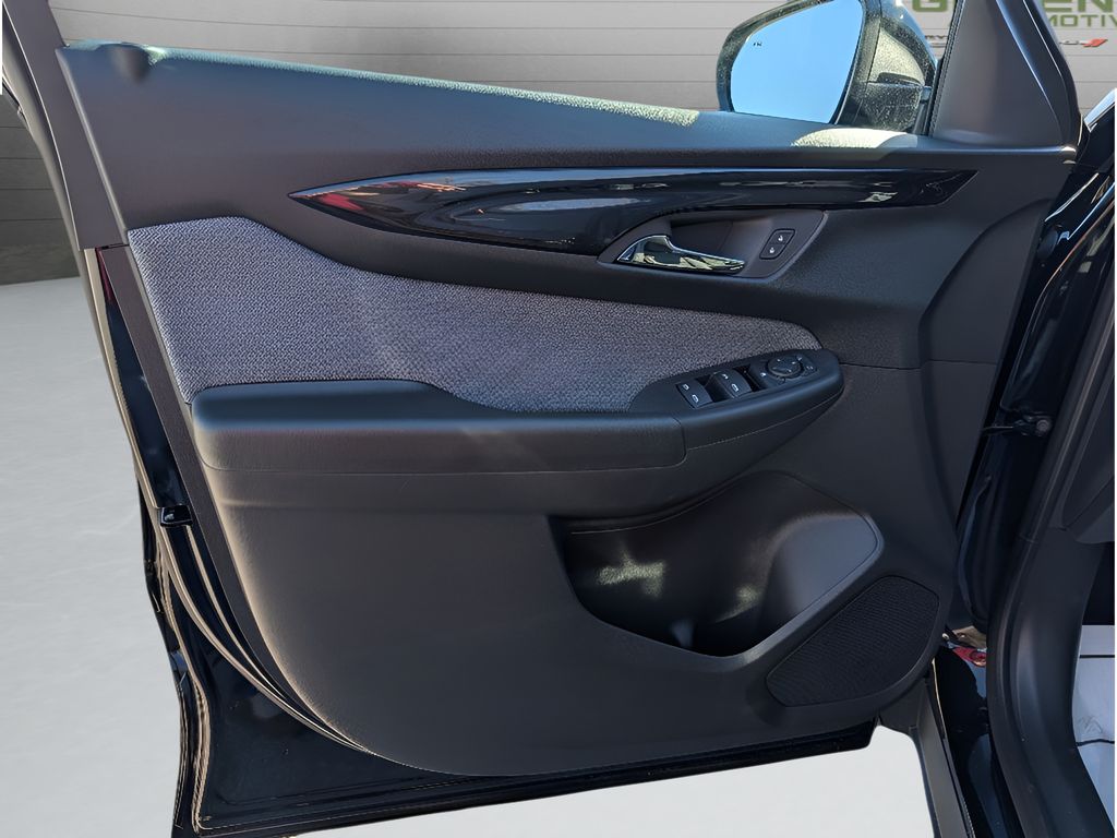 2026 Chevrolet TrailBlazer LT - MOSAIC BLACK METALLIC exterior view 15