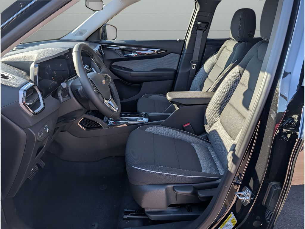 2026 Chevrolet TrailBlazer LT - MOSAIC BLACK METALLIC exterior view 16