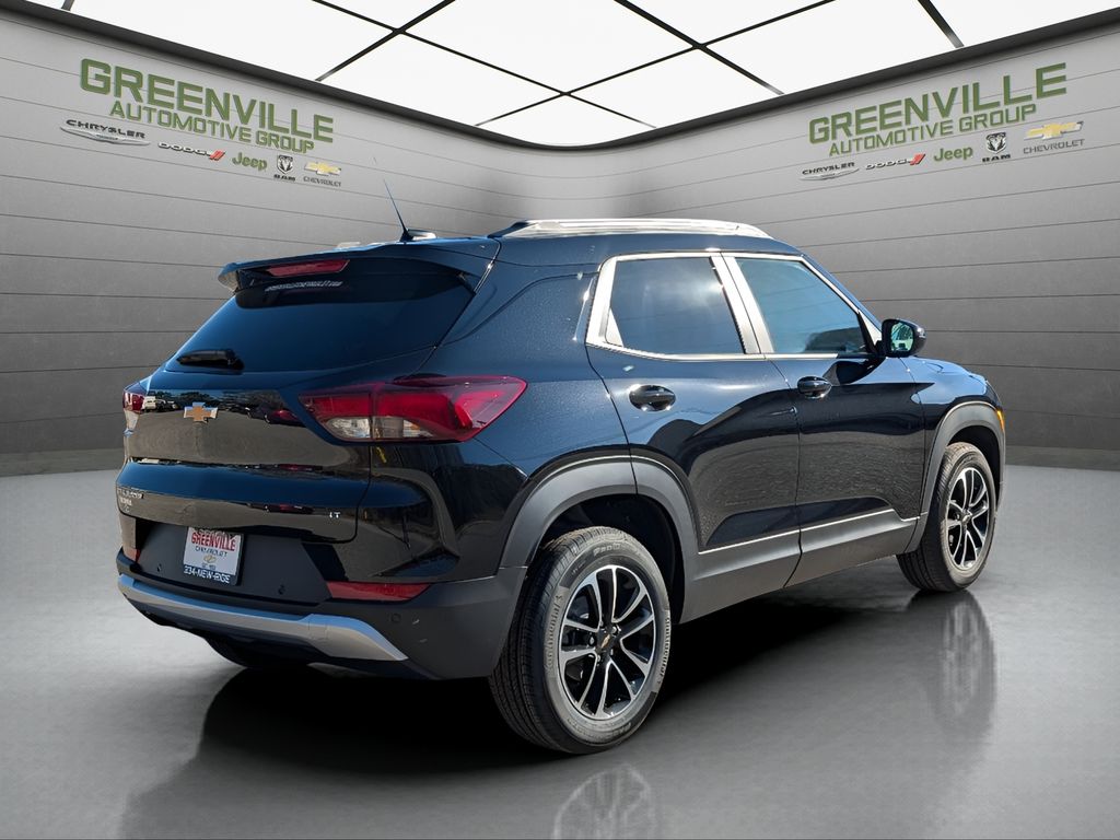 2026 Chevrolet TrailBlazer LT - MOSAIC BLACK METALLIC exterior view 9