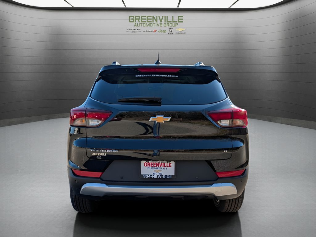 2026 Chevrolet TrailBlazer LT - MOSAIC BLACK METALLIC exterior view 7