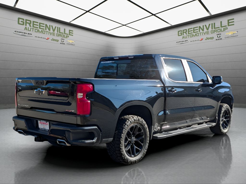 2024 Chevrolet Silverado 1500 - Black exterior view 9