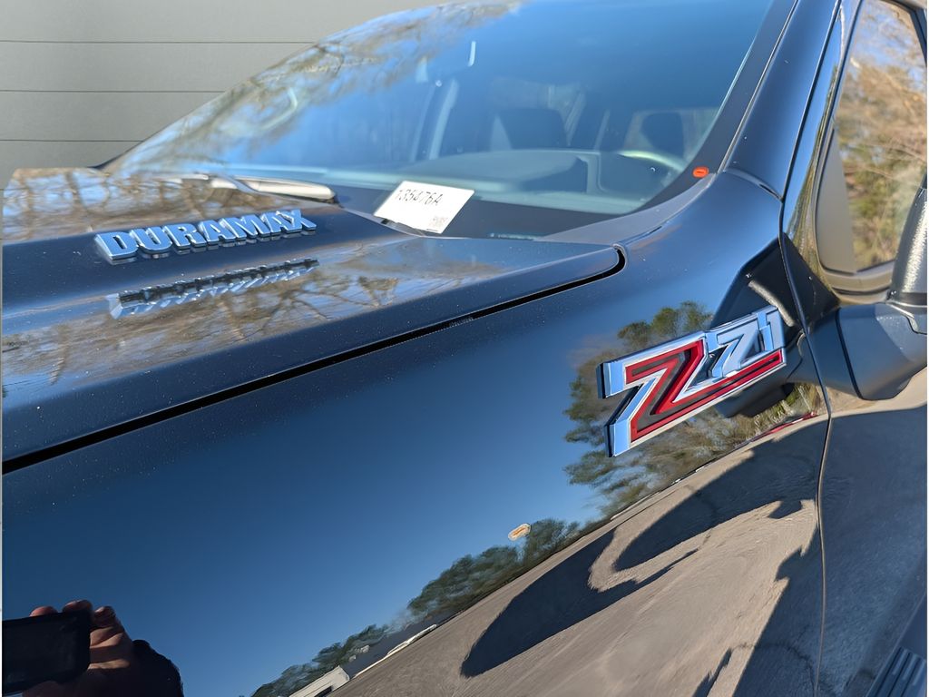 2024 Chevrolet Silverado 1500 - Black exterior view 14