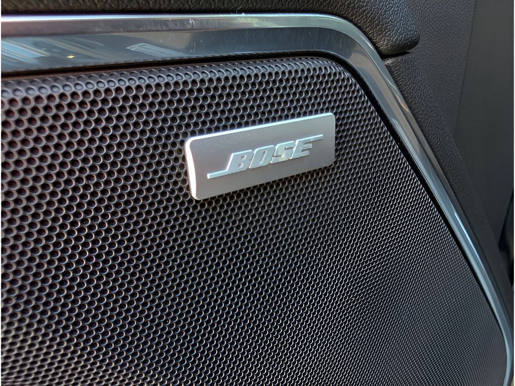 2024 Chevrolet Silverado 1500 - Black exterior view 17