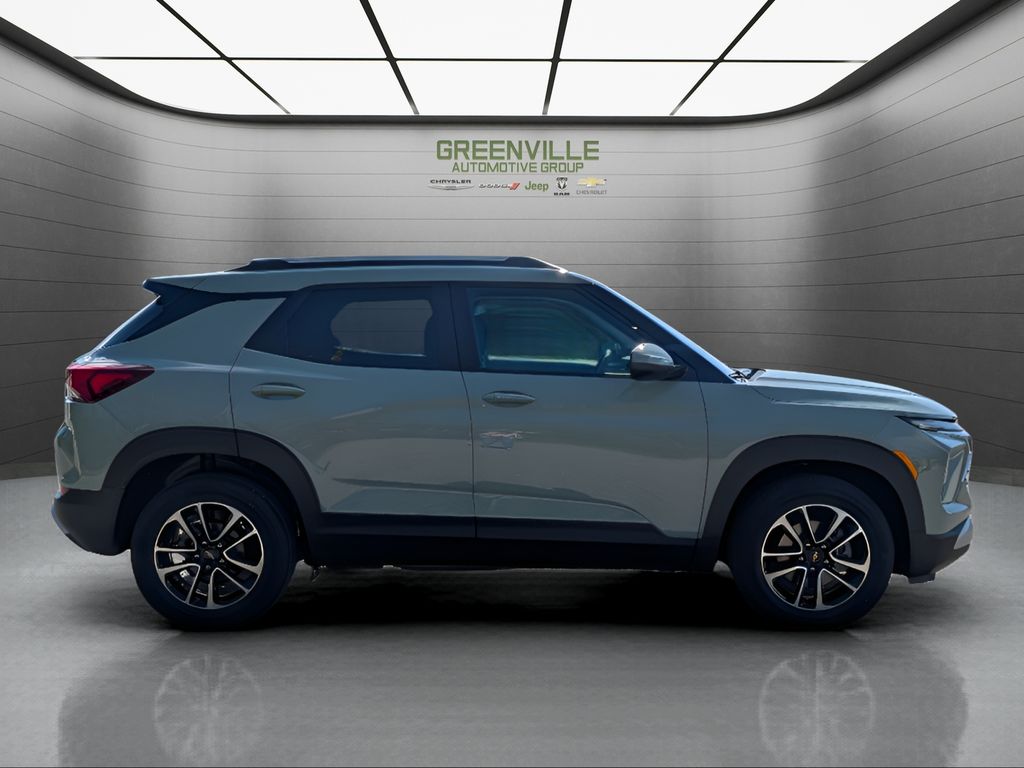 2026 Chevrolet TrailBlazer LT - CACTI GREEN exterior view 10