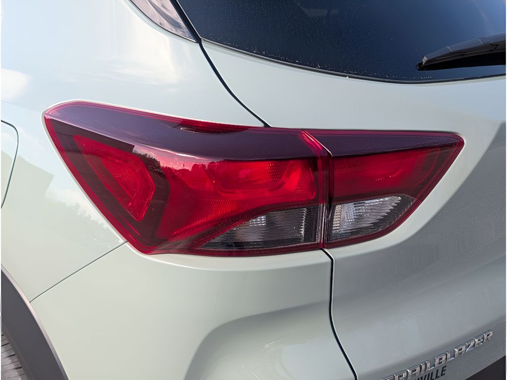 2026 Chevrolet TrailBlazer LT - CACTI GREEN exterior view 5