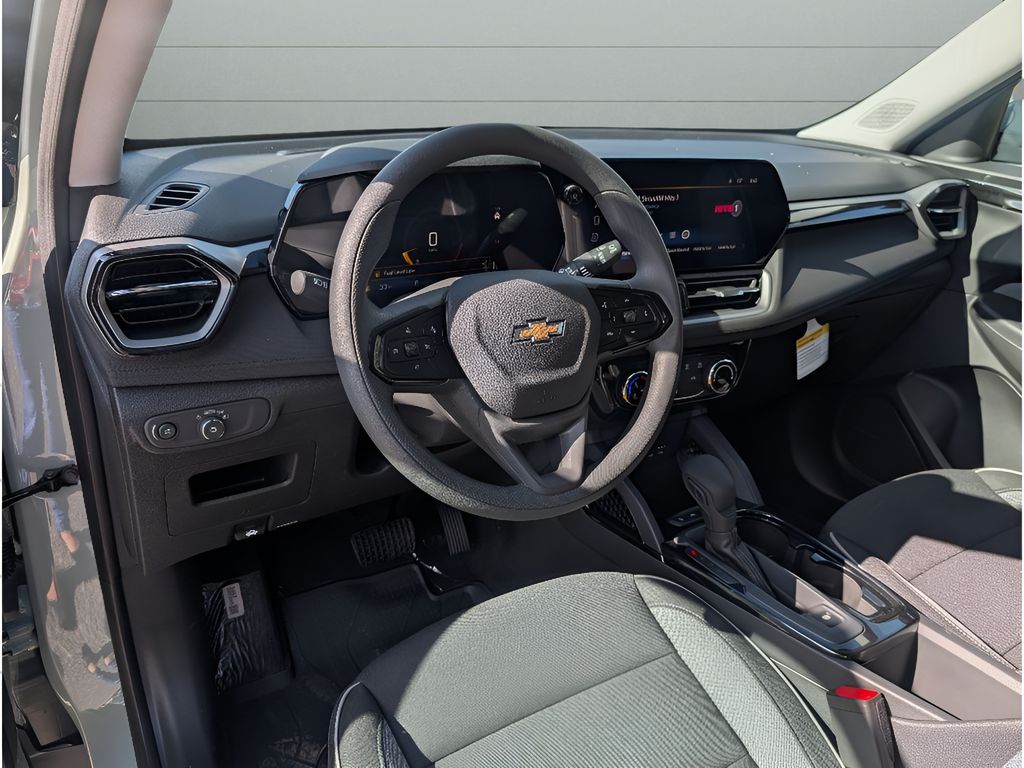 2026 Chevrolet TrailBlazer LT - CACTI GREEN exterior view 17