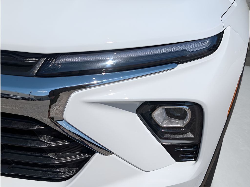 2026 Chevrolet TrailBlazer LT - SUMMIT WHITE exterior view 12