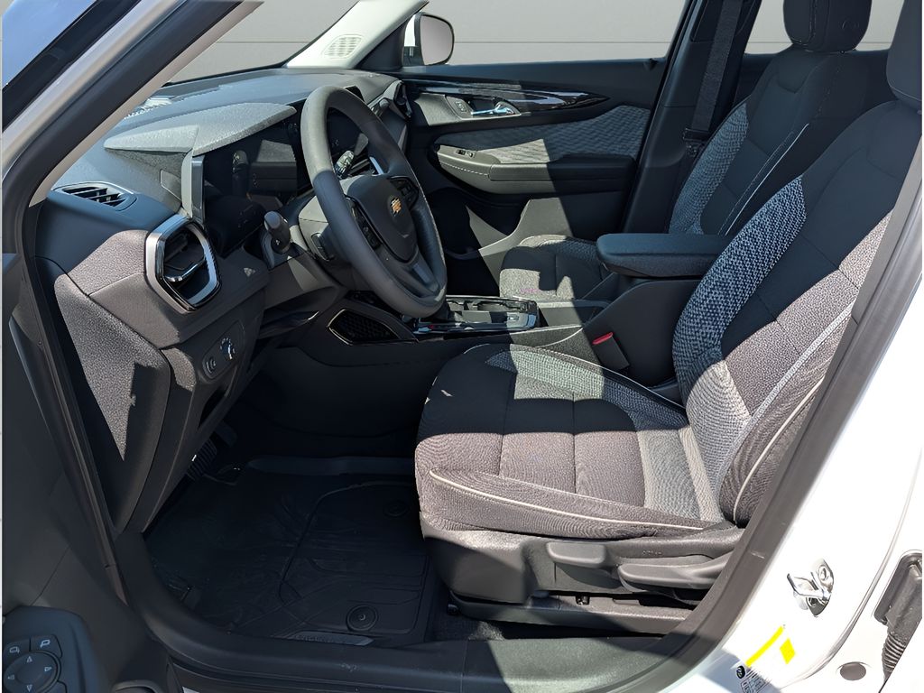 2026 Chevrolet TrailBlazer LT - SUMMIT WHITE exterior view 15