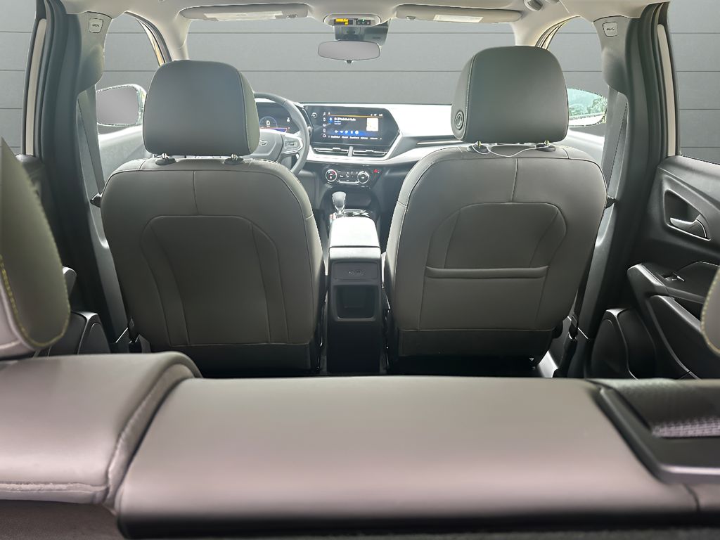2026 Chevrolet Trax ACTIV - White Sands exterior view 12