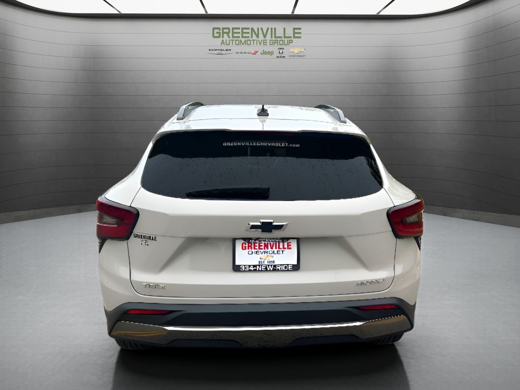 2026 Chevrolet Trax ACTIV - White Sands exterior view 6