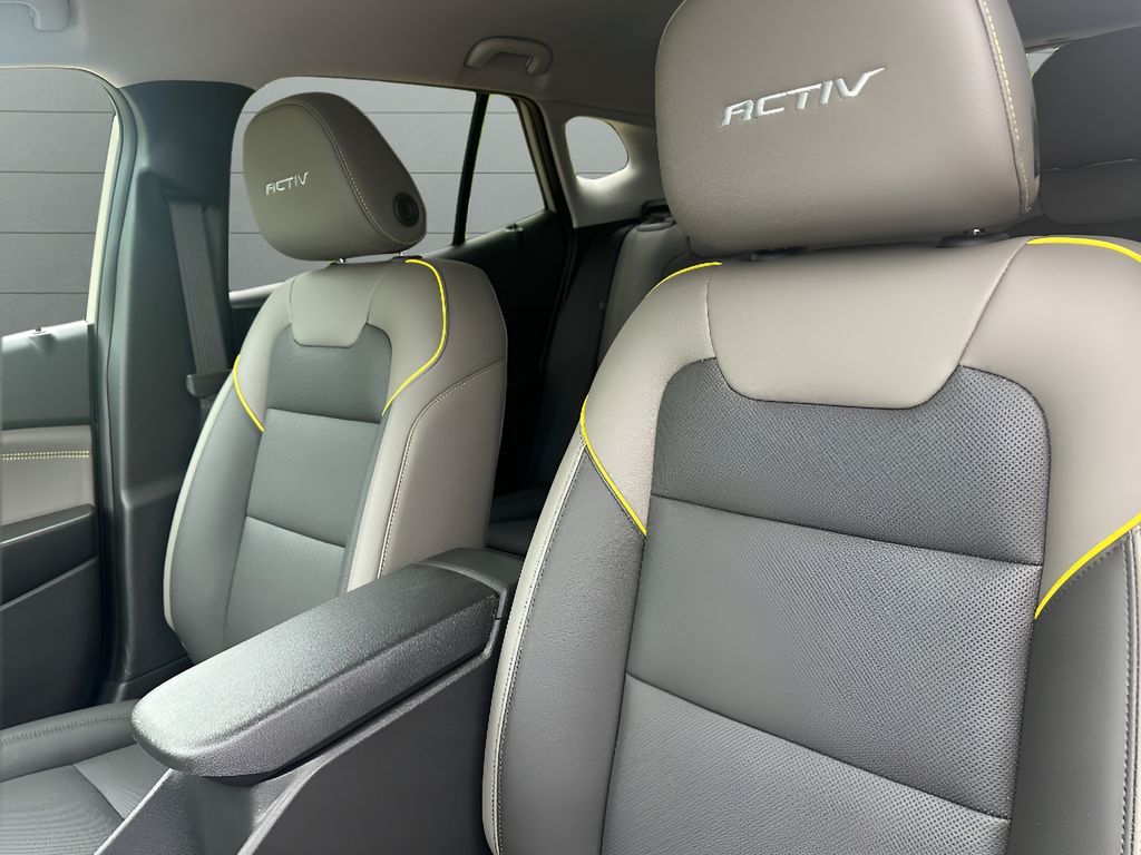2026 Chevrolet Trax ACTIV - White Sands exterior view 20