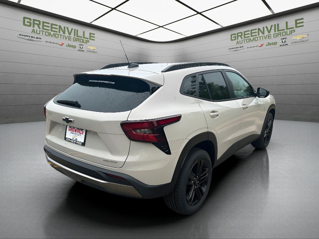 2026 Chevrolet Trax ACTIV - White Sands exterior view 5
