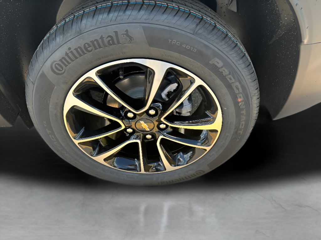 2026 Chevrolet TrailBlazer LT - SUMMIT WHITE exterior view 9