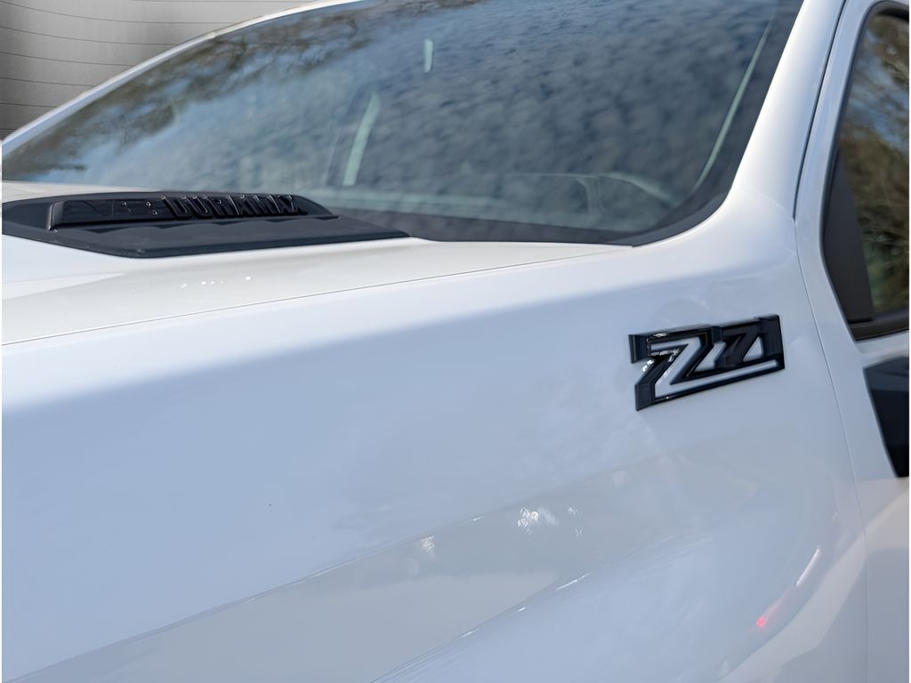 2026 Chevrolet Silverado 2500 - SUMMIT WHITE exterior view 14