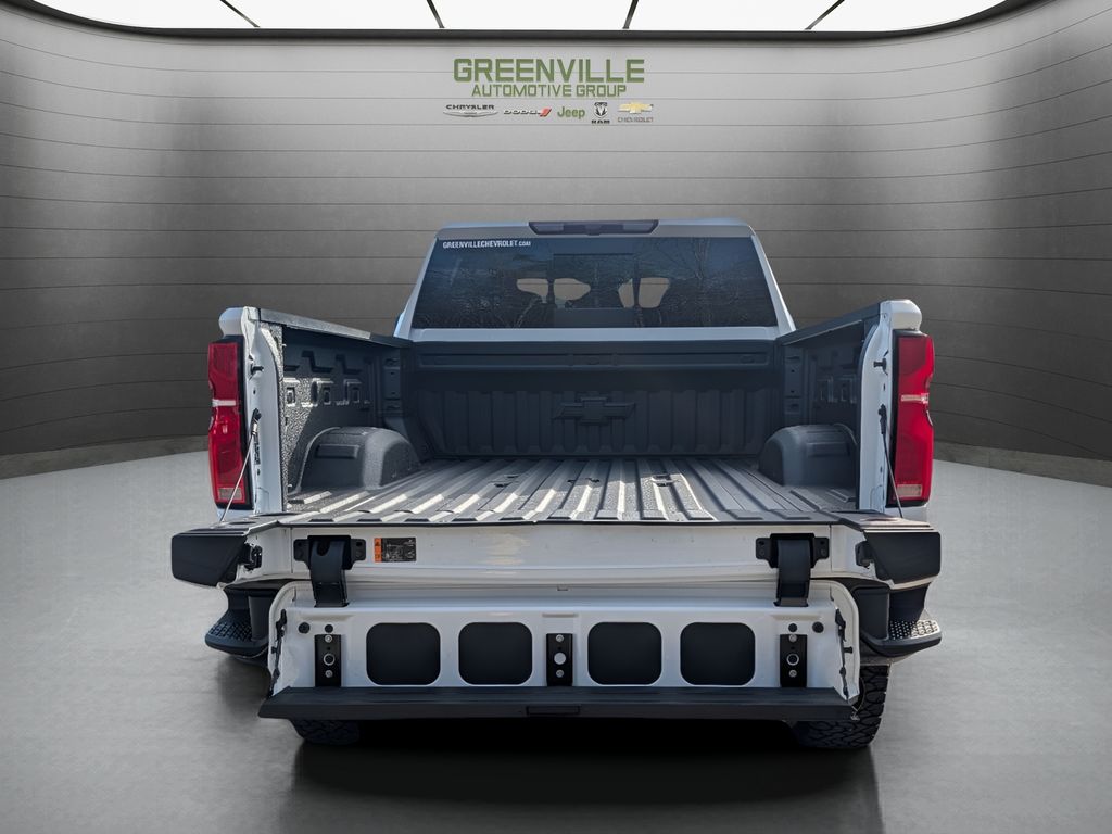 2026 Chevrolet Silverado 2500 - SUMMIT WHITE exterior view 8