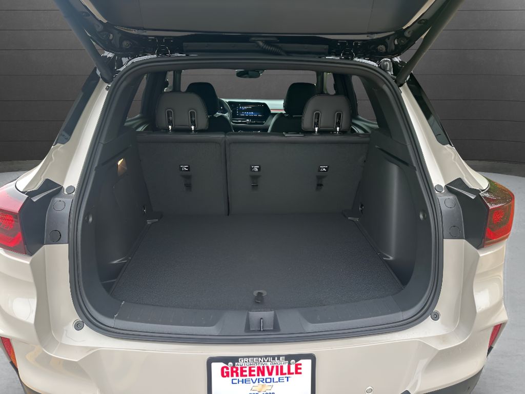 2026 Chevrolet TrailBlazer RS - WHITE SANDS exterior view 10