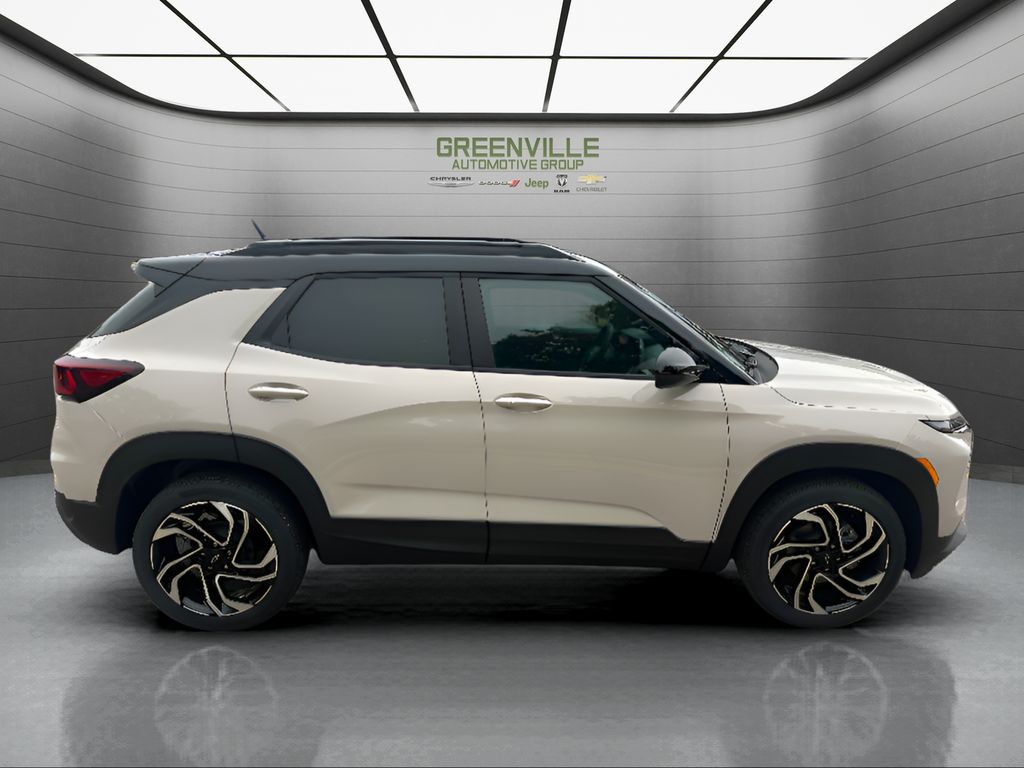 2026 Chevrolet TrailBlazer RS - WHITE SANDS exterior view 4