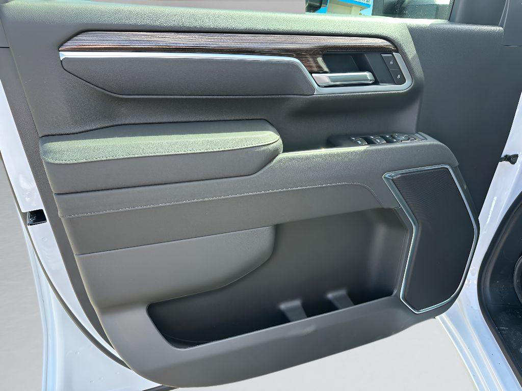 2026 Chevrolet Silverado 2500.0 - SUMMIT WHITE exterior view 19